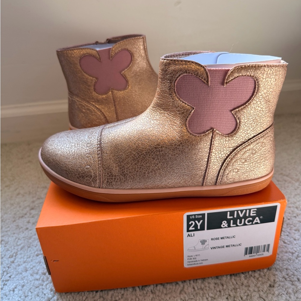 Livie & Luca Ali Rose Metallic zip-up bootie Size 2, new in box